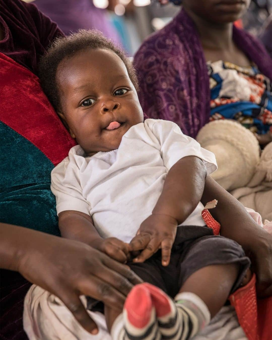 unicefさんのインスタグラム写真 - (unicefInstagram)「Wisdom was born four months ago in Nigeria, where more children die from pneumonia than in any other country. But today, he is getting vaccinated - an easy and affordable way of preventing the deadly disease. To #StopPneumonia, we need to fulfill every child’s right to the same life-saving protection. . #EveryChildALIVE ©UNICEF/UNI279427/Modola」2月1日 1時45分 - unicef