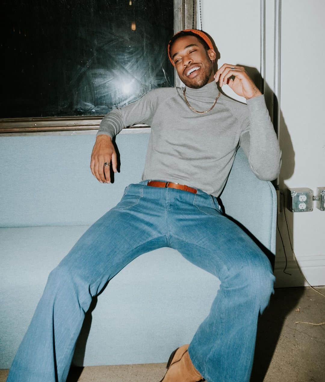 のインスタグラム：「Chillin out (not really 😬) for FIVE more days until “Righteous” is available everywhere! Pumped for y’all to hear | 2.5.20 - Butterfly Ali • • #Righteous #music #musician #singer #funk #soul #dancing #2020 #jammin #bop #photooftheday #70s #70sfashion #bellbottoms #vintage #vintagestyle #vintagefashion」