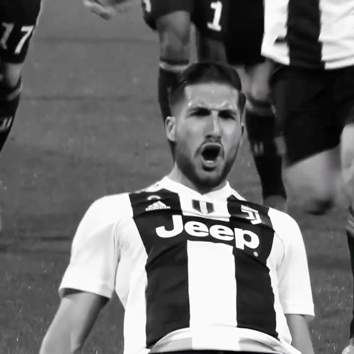 エムレ・カンのインスタグラム：「I want to say thank you to everyone at Juventus for their support. To my teammates, the staff and everybody behind the scenes. It was an honour to represent this great club and I will carry the memories in my heart. Grazie Mille. Forza Juve.」