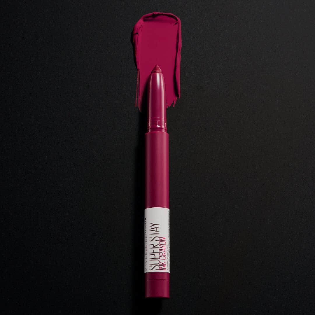 Maybelline New Yorkさんのインスタグラム写真 - (Maybelline New YorkInstagram)「“I love the ease of a crayon. Perfectly lined my lips and filled in beautifully. It is one of my favorite everyday lipsticks!” - maybelline.com review by jessicama272. Drop only heart emojis if you can’t live without this lippie! ❤️💕💖 Shown here: #superstayinkcrayon in ‘accept a dare’.」2月1日 3時15分 - maybelline