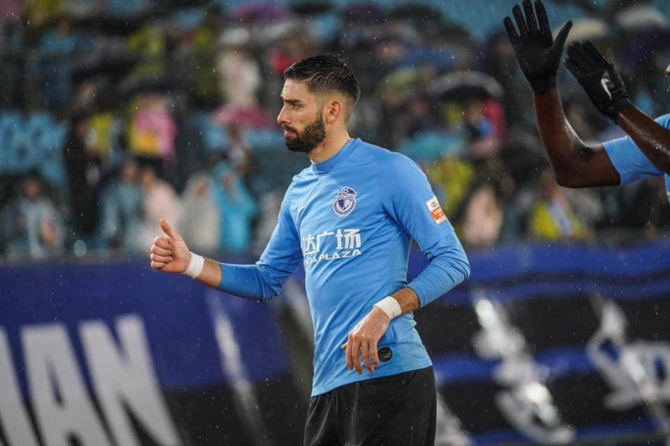 ヤニック・フェレイラ・カラスコのインスタグラム：「Dear Dalian fans,  Thank you for all the love you gave me. I’ll never forget you. During those 2 years you’ve been part of my life and gave me the strenght to help my team on each game. Never change.  I also want to thank the incredible staff and wish you good luck for the next!  I’m ready for a new challenge with Atletico Madrid.  Thank you 🙏🏼 @dalianyifangfc」