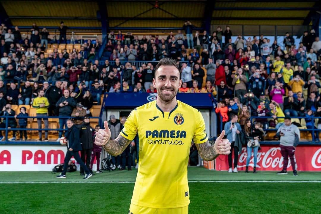 ビジャレアルCFさんのインスタグラム写真 - (ビジャレアルCFInstagram)「¡Locura por @paco93alcacer 😍💛! #AlcácerYaEsGroguet  #villarreal #soccer #football #futbol #submarino #laliga」2月1日 3時39分 - villarrealcf