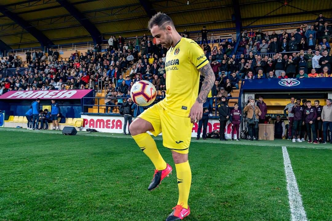 ビジャレアルCFさんのインスタグラム写真 - (ビジャレアルCFInstagram)「¡Locura por @paco93alcacer 😍💛! #AlcácerYaEsGroguet  #villarreal #soccer #football #futbol #submarino #laliga」2月1日 3時39分 - villarrealcf