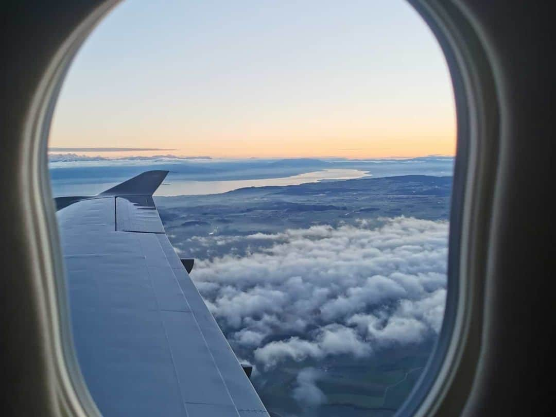 ロマン・グロージャンさんのインスタグラム写真 - (ロマン・グロージャンInstagram)「Up in the air #r8g #fly #sunset #beautiful #switzerland」2月1日 4時46分 - grosjeanromain