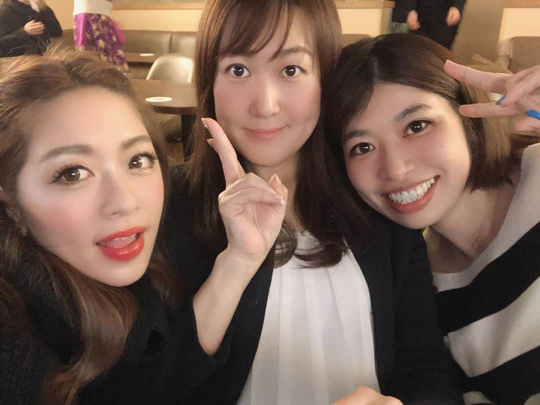 野崎鮎さんのインスタグラム写真 - (野崎鮎Instagram)「STAR出演2days最終日♡ 沢山の大好きな人達が逢いに来てくれて幸せでしかない😭 ありがとう😭 #ものまねエンターテイメントハウスSTAR #last #friends #photooftheday #感謝 #幸せ #happy #大好き #iloveyou #thankyou #卒業 #graduation #family」2月1日 4時56分 - ayu_nozaki