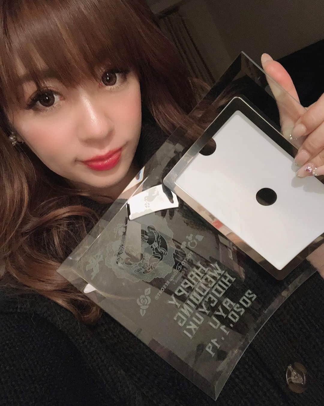 野崎鮎のインスタグラム：「STAR出演2days最終日♡ たくーさんのプレゼントありがとう♡ プレゼント達②  #ものまねエンターテイメントハウスSTAR #last #friends #photooftheday #感謝 #幸せ #happy #大好き #iloveyou #thankyou #プレゼント #卒業 #flower #chocolate #写真立て #disney」