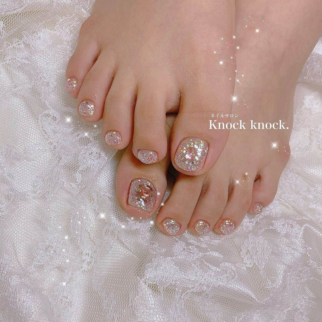 三上悠亜さんのインスタグラム写真 - (三上悠亜Instagram)「月1のネイル💅﻿ @knockknock.nail さんに﻿ 今年もお世話になります🥺﻿ ﻿ 居心地良くてお話ししてたら﻿ あっという間に終わっちゃう🍑﻿ 今回のネイルもめちゃかわだよ🥰﻿ ﻿ ハンドとフット両方お願いしました💓﻿ ﻿ ありがとうございました🐹❤︎」1月17日 20時25分 - yua_mikami