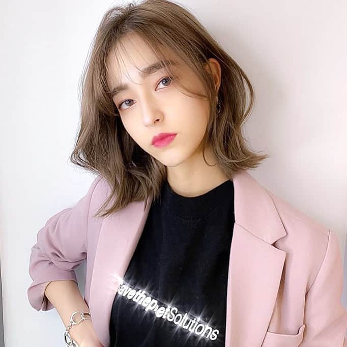 原涼香のインスタグラム：「コリアンレイヤーボブ🇰🇷💞 春のイメチェンに絶対かわいい♡ ㅤㅤㅤㅤㅤㅤㅤㅤㅤㅤㅤㅤㅤ ✔︎ 2WAYシースルーバング ✔︎ サイドバング(おくれ毛カット) ✔︎ 柔らかいベージュカラー ㅤㅤㅤㅤㅤㅤㅤㅤㅤㅤㅤㅤㅤ 是非オーダーしてください♡」