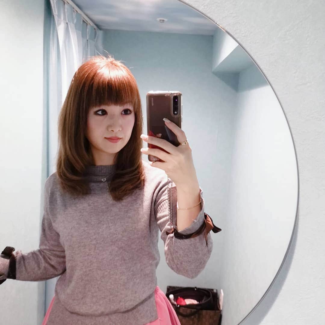 のインスタグラム：「年末最後のおメンテは @81clinic でレーザートーニング✨ くすんでいたお肌が一気にトーンアップ❤️ 月に一度は欠かせないお手入れ😘 今年はさらに美容に力を入れたい～💕 #レーザートーニング #アンチエイジング　#エイジングケア　#トーンアップ　#お肌管理 　#お肌のお手入れ #しみしわたるみ  #肝斑治療」