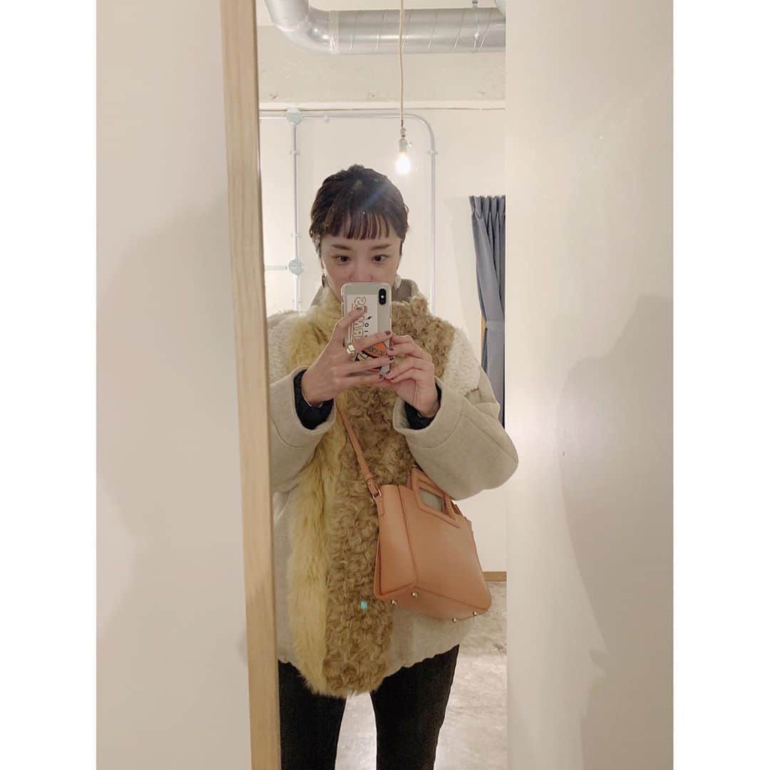 のインスタグラム：「🧸🧸🧸﻿ ﻿ あっという間の1週間🗓﻿ ﻿ 明日、雪降るのかな…🙄☃️﻿ ﻿ ﻿ 明日は有楽町店に出勤します🌿✨﻿ 春物が入荷してるお店に行くのが楽しみ♩﻿ ﻿ #SHENERY_official﻿ #SHENERY﻿ #fashion #styling」