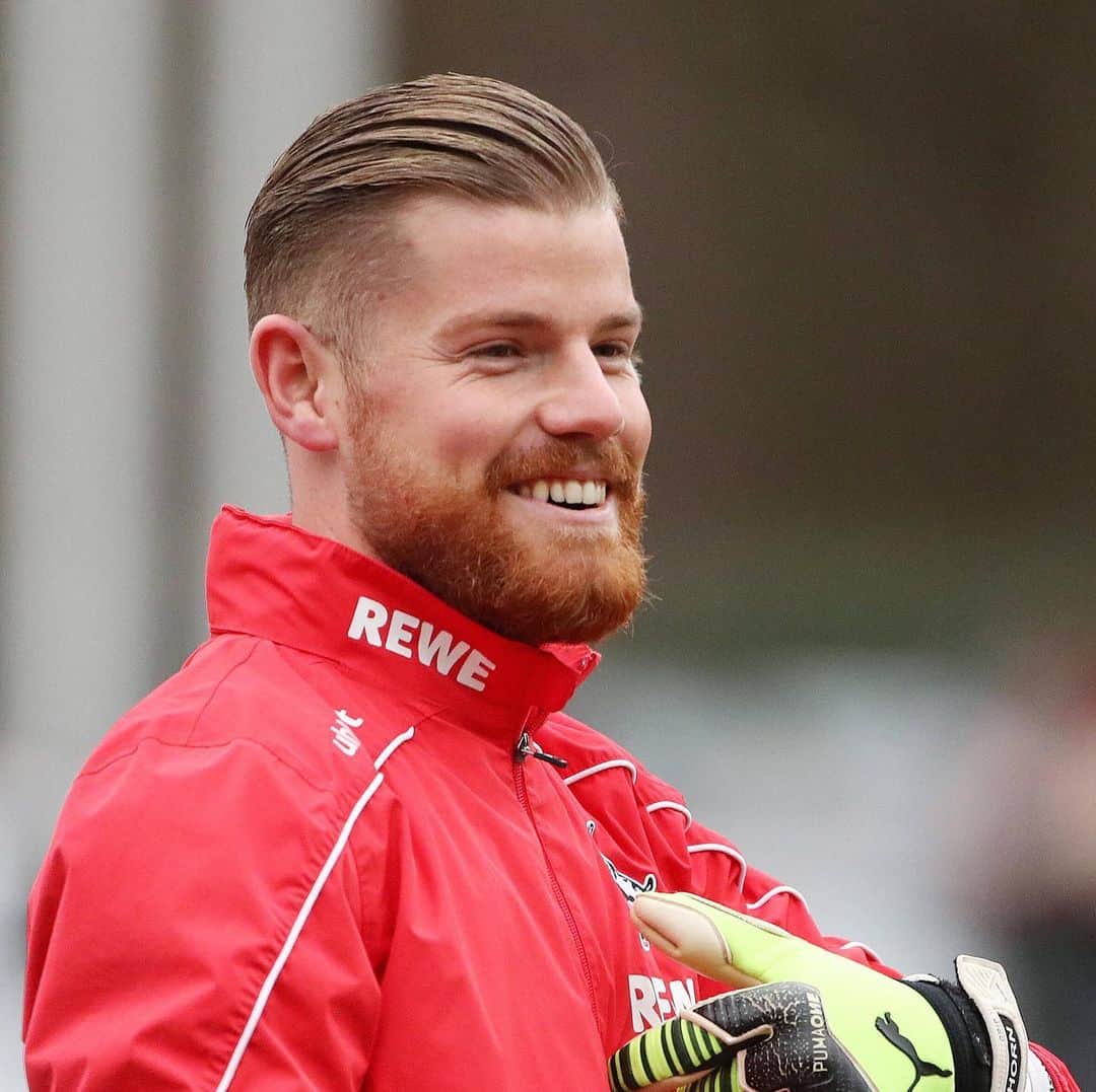 ティモ・ホルンさんのインスタグラム写真 - (ティモ・ホルンInstagram)「That #FridayFeeling before the @bundesliga_en returns! 😁 Come on #effzeh 🔜 #KOEWOB」1月17日 21時06分 - timohorn_1