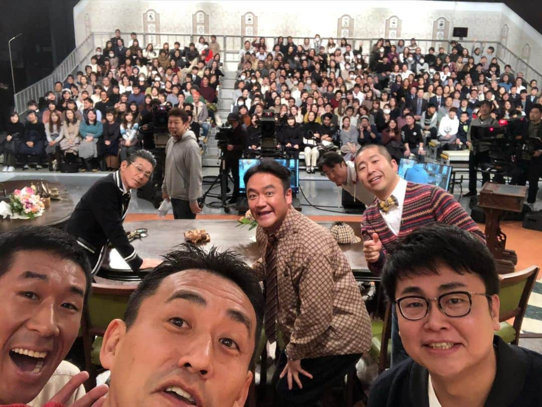 石田靖さんのインスタグラム写真 - (石田靖Instagram)「ABC⑥『探偵ナイトスクープ』スタジオ収録💨 2020年最初の収録〜 各探偵のVTRは視聴率調査 小ネタ、みんなの秘密etc〜 OAお楽しみに〜〜 #探偵ナイトスクープ #松本探偵局 #松本局長 #増田秘書 ##林顧問 #一期一笑  #石田靖」1月17日 21時15分 - yasulog