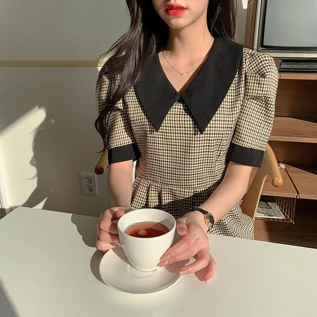 Chuuのインスタグラム：「한컷구매 업로드되자마자 반응이 최고,,!✨ 역시 예쁜거 알아보는 눈은 다 똑같나봐유💕💕」