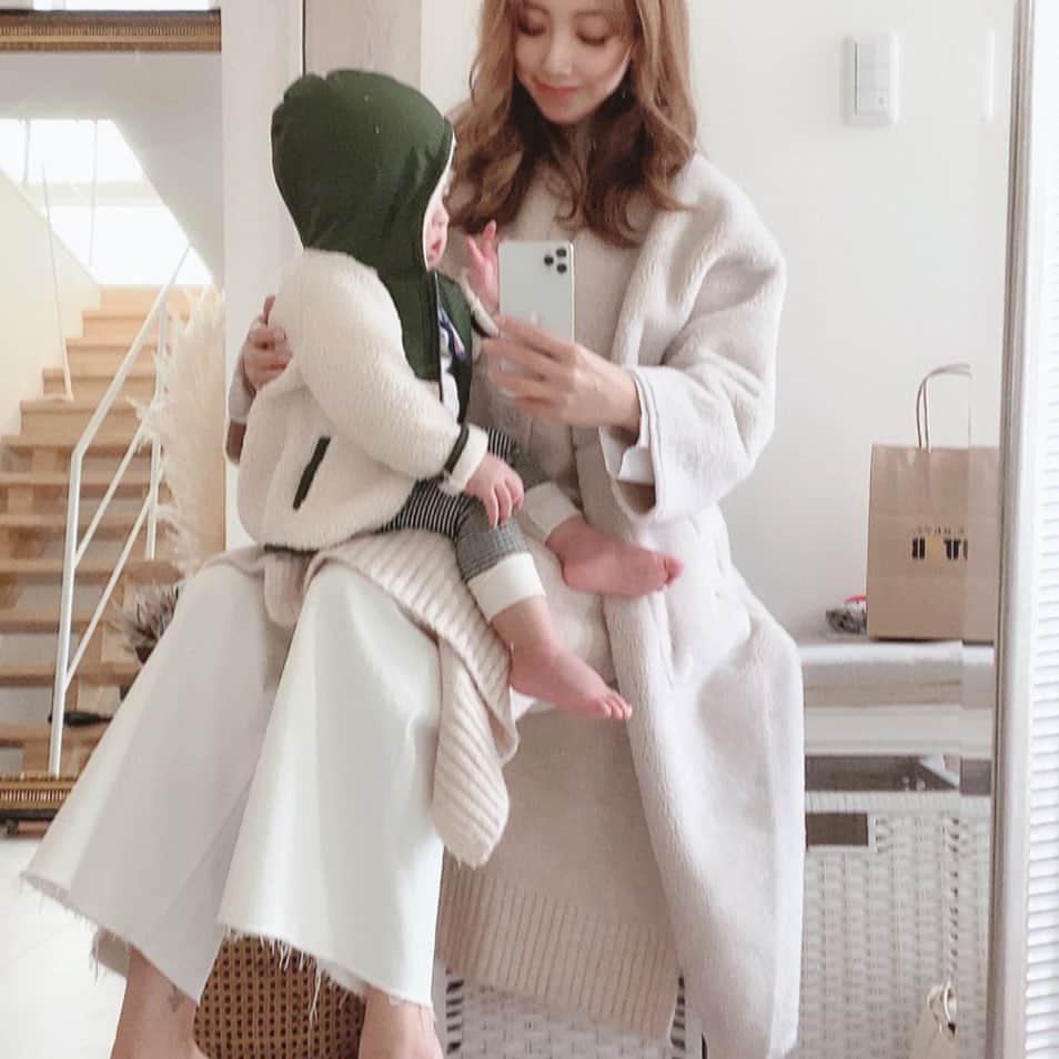 STELLAのインスタグラム：「出張🥺 ドトールのホットタピオカ美味しかった。 下向いた時のまつ毛すごくない？ 更に伸びてマツエク状態☺️💕」