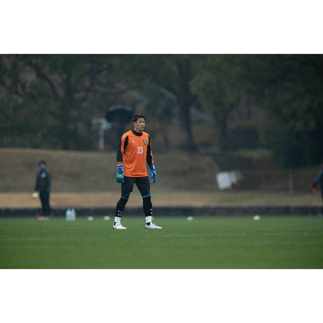 藤嶋栄介さんのインスタグラム写真 - (藤嶋栄介Instagram)「昨日は鵬翔高校との今年初の練習試合。 いつぶりの練習試合だったんだろう。笑  久しぶりの試合。 やっと帰って来たなーって感じでした。  そして今日は１日OFFだったので、ゆっくりとしてました。  お昼にはぜんざい食べにいきました。 しっかりとリフレッシュしたので、明日からも頑張れそう！  #鵬翔高校  #トレーニングマッチ #ただいま #実践復帰 #1日オフ  #ぜんざい #ゆっくりday」1月17日 21時47分 - e.fujishima_official