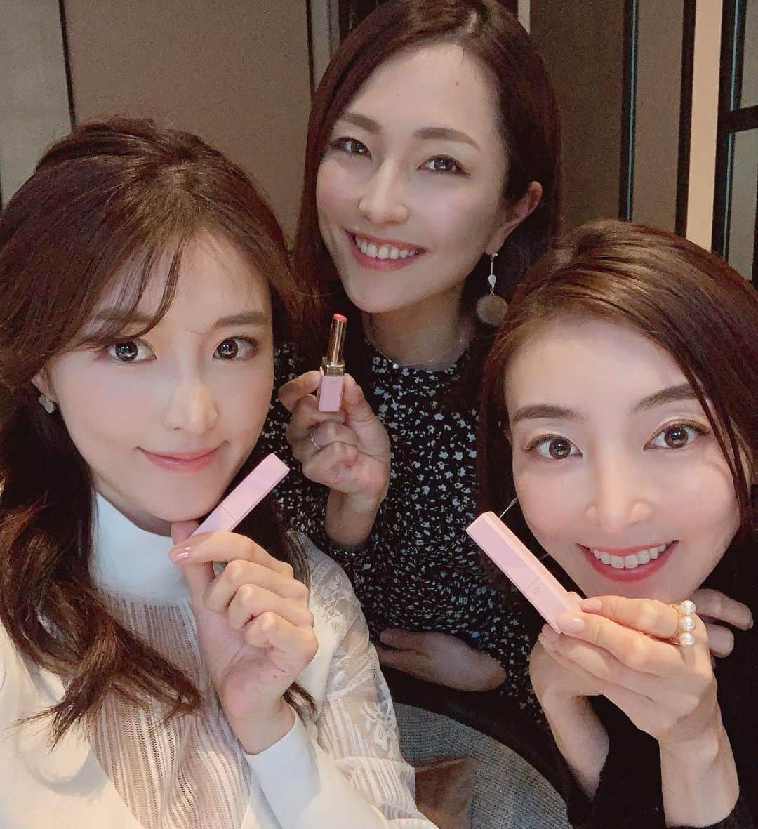 葉加瀬マイさんのインスタグラム写真 - (葉加瀬マイInstagram)「ご近所奥様会💁‍♀️💍💕ていう名前で集まった3人😹笑笑 舞ちゃんが仲間入りして嬉しい😆❤️あいのりの大先輩れみちゃん　@remi_912 と舞ちゃんの結婚お祝いしました🥂👰💕 #女子会　#奥様会ランチ #wまい」1月17日 21時48分 - m.hakase