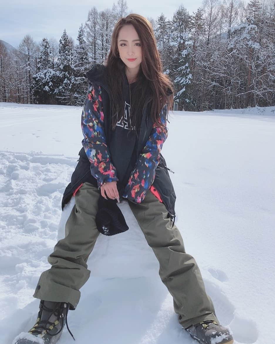 大木美里亜（みりちゃむ）さんのインスタグラム写真 - (大木美里亜（みりちゃむ）Instagram)「初スノボー❄ 。 。 。 小学生ぶりのスキー場🎿 。 。 。 #スノボー #スキー場 #雪」1月17日 13時22分 - mirichamu_0710