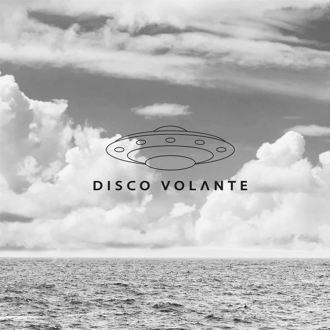 KLASSE14さんのインスタグラム写真 - (KLASSE14Instagram)「We have always been fascinated by the sky and the enigmatic and intriguing things that lies hidden within. Introducing Disco Volante, a watch inspired by the aesthetics of a Flying Saucer 🛸  #klasse14 #ordinarilyunique #discovolante #watch #new #fashion #lifestyle #flyingsaucer」1月17日 13時32分 - klasse14
