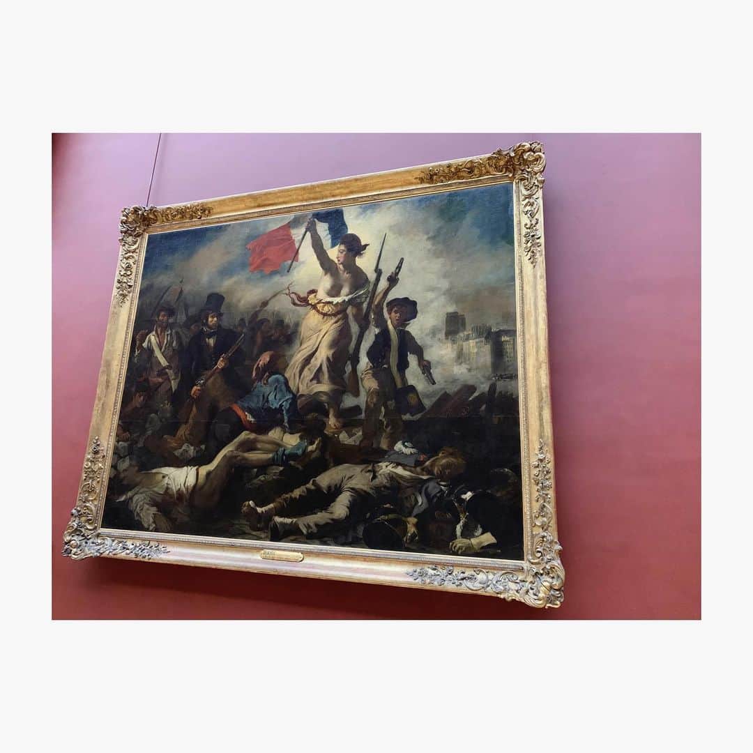 辺見えみりさんのインスタグラム写真 - (辺見えみりInstagram)「ドラクロア  民衆を導く自由の女神  #Paris #パリ #ルーブル美術館」1月17日 13時35分 - emiri_hemmi
