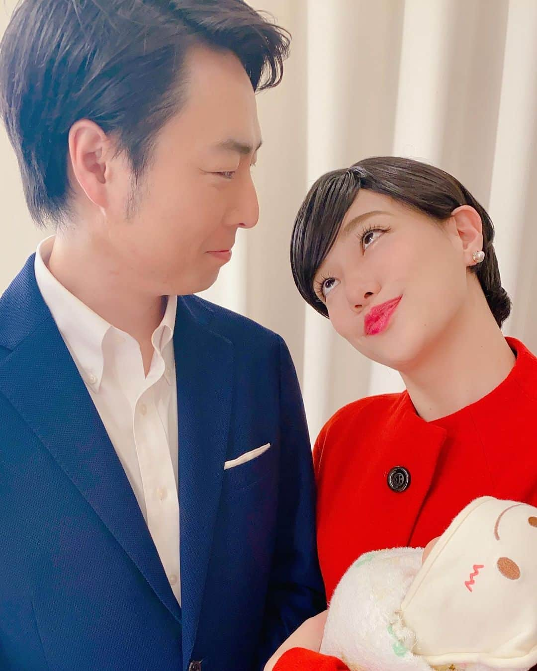 信濃岳夫さんのインスタグラム写真 - (信濃岳夫Instagram)「‪小泉進次郎さん、滝川クリステルさん‬ ‪ご出産おめでとうございます㊗️‬ ‪すくすく元気に育ちますように👏✨‬ ‪# #小泉進次郎　さん #滝川クリステル　さん #お子様が生まれる‬ ‪#奇跡‬ #信濃岳夫 #金原早苗 #吉本新喜劇 ‪#今週の新喜劇ではたまたまこの2人で赤ちゃん抱いて出てくる役‬ ‪#奇跡‬ ‪#なんやかんやありますがとにかく今はおめでたい✨‬ ‪#我々2人も応援させて頂きたいと思います😊 ‬」1月17日 13時45分 - takeoshinano