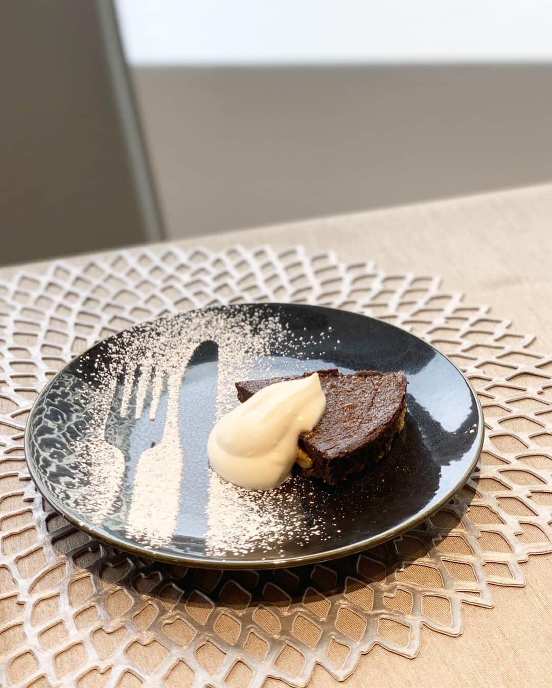 板橋瑠美さんのインスタグラム写真 - (板橋瑠美Instagram)「Cooking Day❤︎﻿ ﻿ ﻿ みんなでレッスン行ってきた❣️﻿ ﻿ ﻿ ﻿ この間おかりえちゃんに誘ってもらって、﻿ お店みたいな本格的な料理を学べて楽しすぎて﻿ ﻿ また行ってきちゃったー✨﻿ ﻿ ﻿ ﻿ しかもかなえティーチャーと、しょうこティーチャーのレッスンは、﻿ お砂糖不使用でダイエットメニューとして﻿ 参考になることばかりだから教わる価値がある🥰﻿ ﻿ ﻿ ﻿ 改めて料理の楽しさも感じる❤︎﻿ ﻿ ﻿ 今回もグルテンフリーで、米粉とスパイスで作った牛すじカレーも、﻿ 圧力鍋を使ってじっくりと煮込んだから、すごい柔らかくて感動❤︎﻿ ﻿ ﻿ 絶対おうちでも作るーー！！﻿ ﻿ ﻿ 色々ハプニングあり、ツッコミ所満載だったから、﻿ ムービー編集してみたよ❤︎﻿ ﻿ ﻿ 可愛い子ちゃん達と﻿ お料理できて楽しかったー❣️﻿ ﻿ ﻿ ﻿ ﻿ かなえ先生、 @kanaeikenouchi  またよろしくお願いします^ ^﻿」1月17日 14時07分 - rumi_official_0616