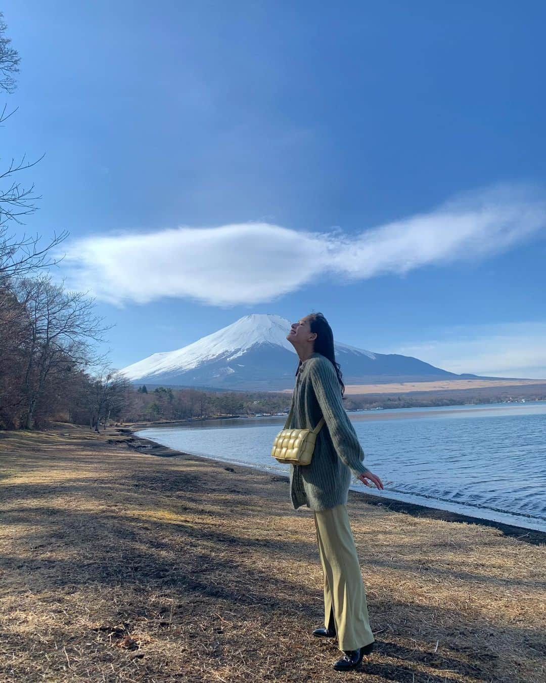 新木優子さんのインスタグラム写真 - (新木優子Instagram)「私服  knit & pants : @snidel_official  long T shirt : @hanes_japan  shoes : @coach  bag : @bottegaveneta」1月17日 14時43分 - yuuuuukko_