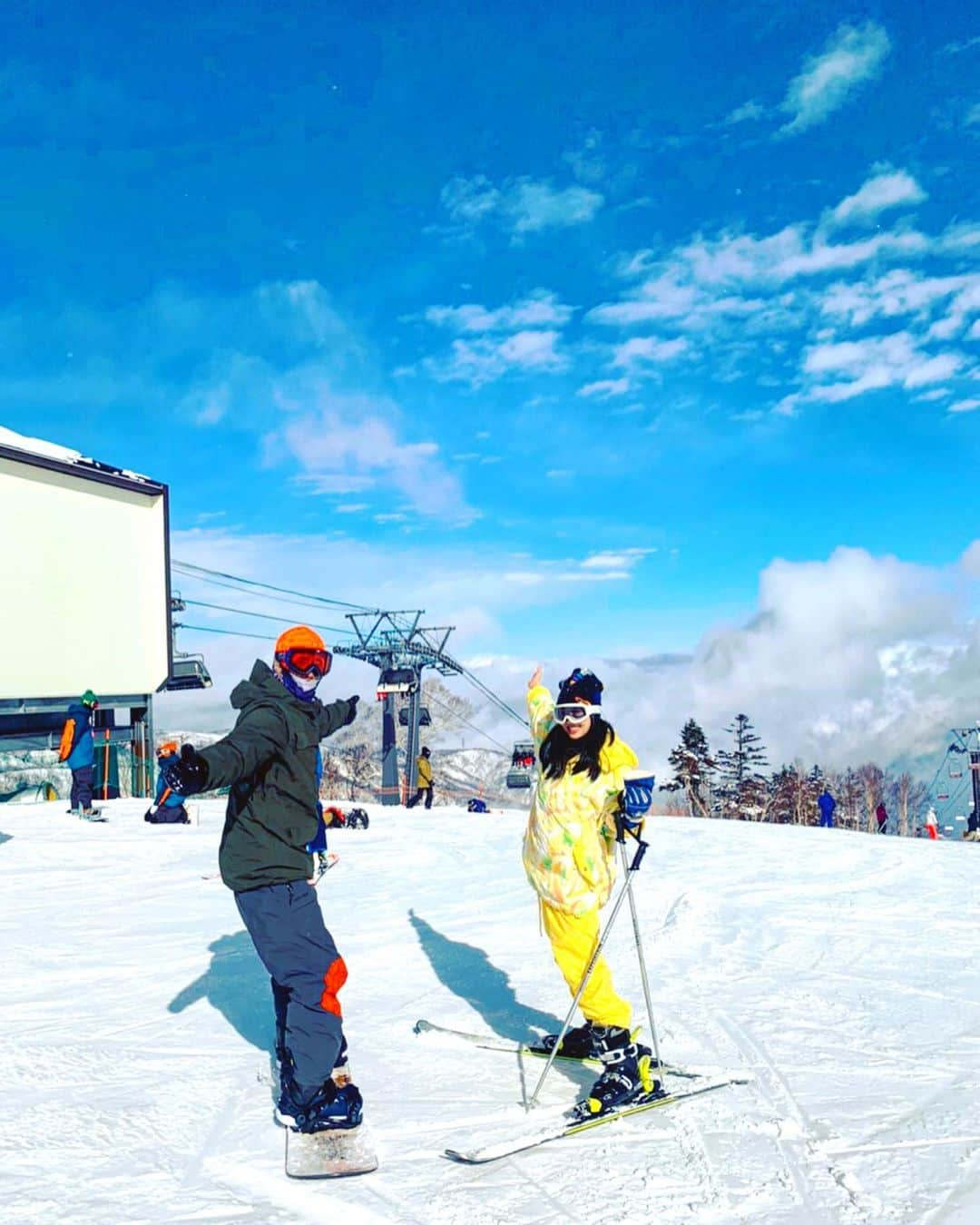 エリイ のインスタグラム：「冬の大恒例⛷ 真木蔵人さんがアテンドしてくれる雪山 #真木蔵人」