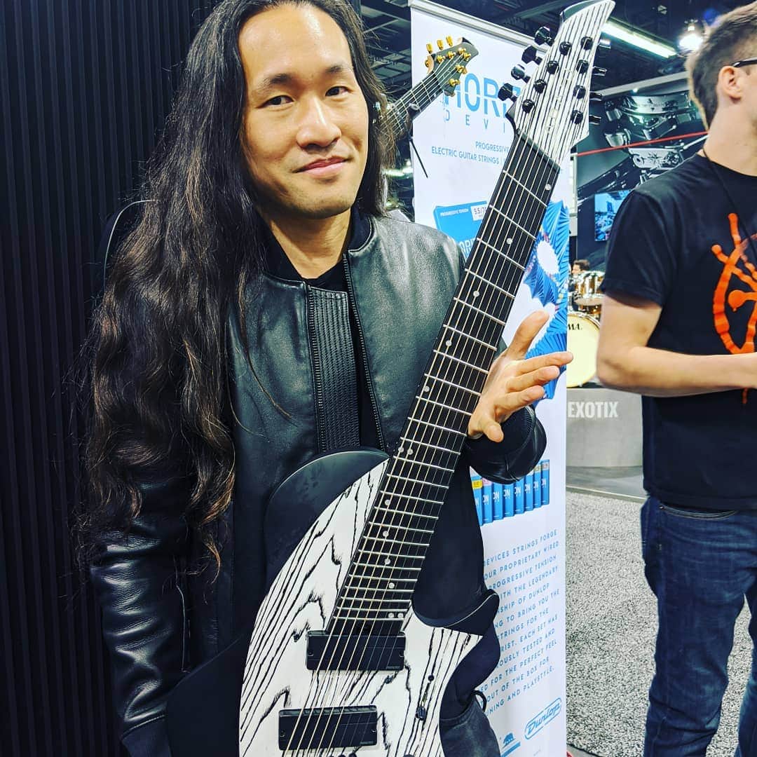DragonForceさんのインスタグラム写真 - (DragonForceInstagram)「How does @hermanli look with an 8 string @abasiconcepts guitar?」1月17日 15時15分 - dragonforcehq