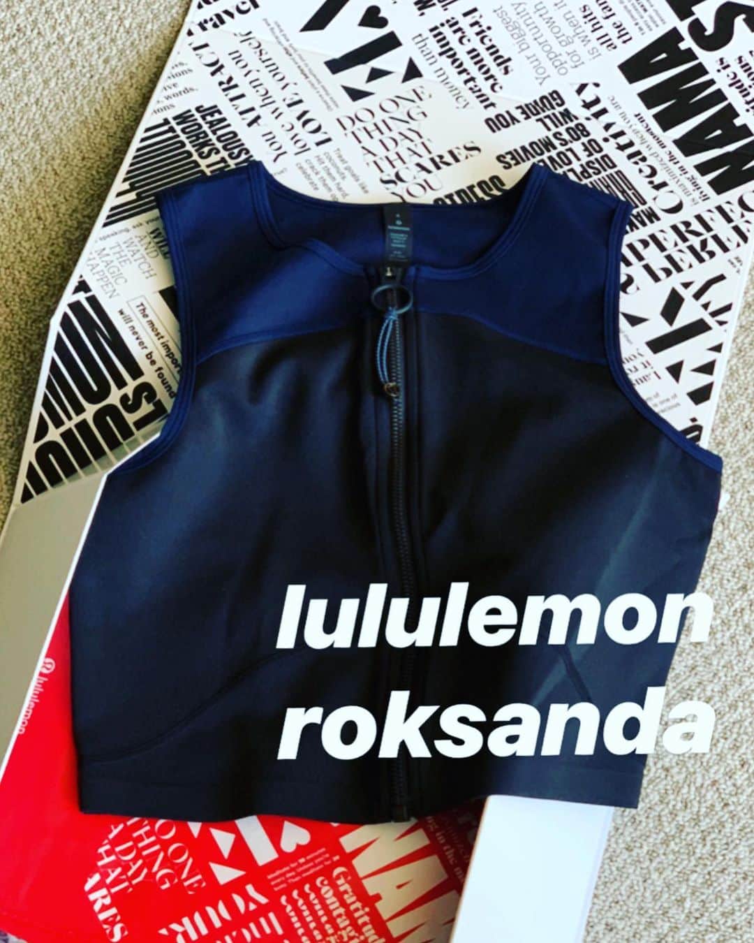 絵美里のインスタグラム：「@lululemonjp × @roksandailincic 🏃🏼‍♀️🤸🏼‍♂️🏋🏼‍♀️ . . . @lululemonjp の美しいシルエットを @roksandailincic らしい大胆な色合いと構築的なシェイプでアレンジした限定コレクションが発売されて、思わずゲット💫💫 トレーニングアイテムだけでなく、ファッションアイテムとして着れる物もあって可愛い過ぎるよ✨ . . . . . . #roksandailincic  #lululemon  #yoga  #workout #ルルレモン」