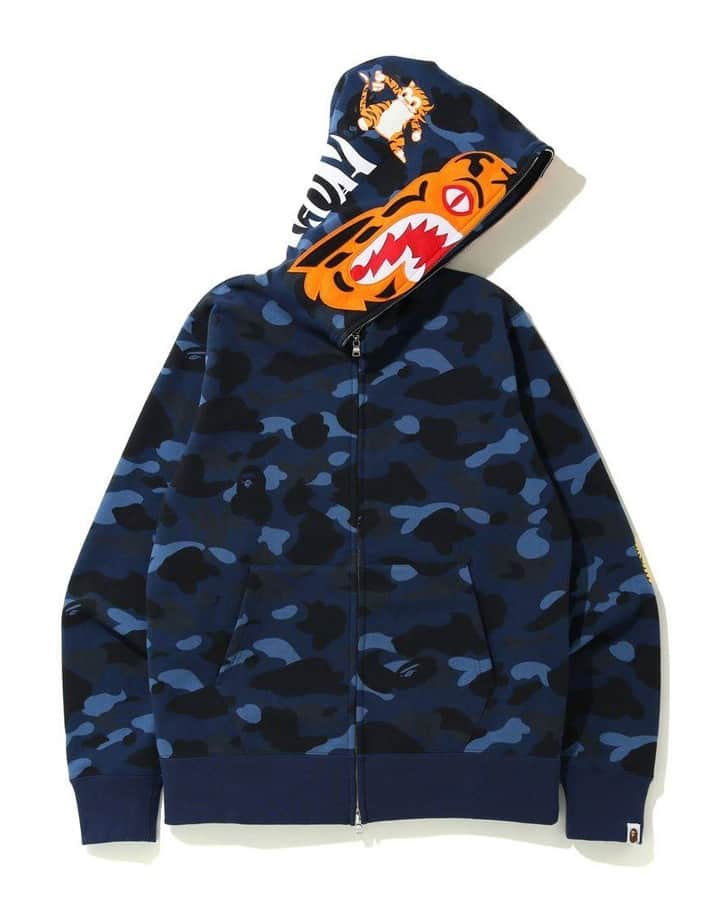 ア ベイシング エイプさんのインスタグラム写真 - (ア ベイシング エイプInstagram)「Color Camo Tiger Full Zip Hoodie available on Saturday, January 18th. #bape」1月17日 22時00分 - bape_japan