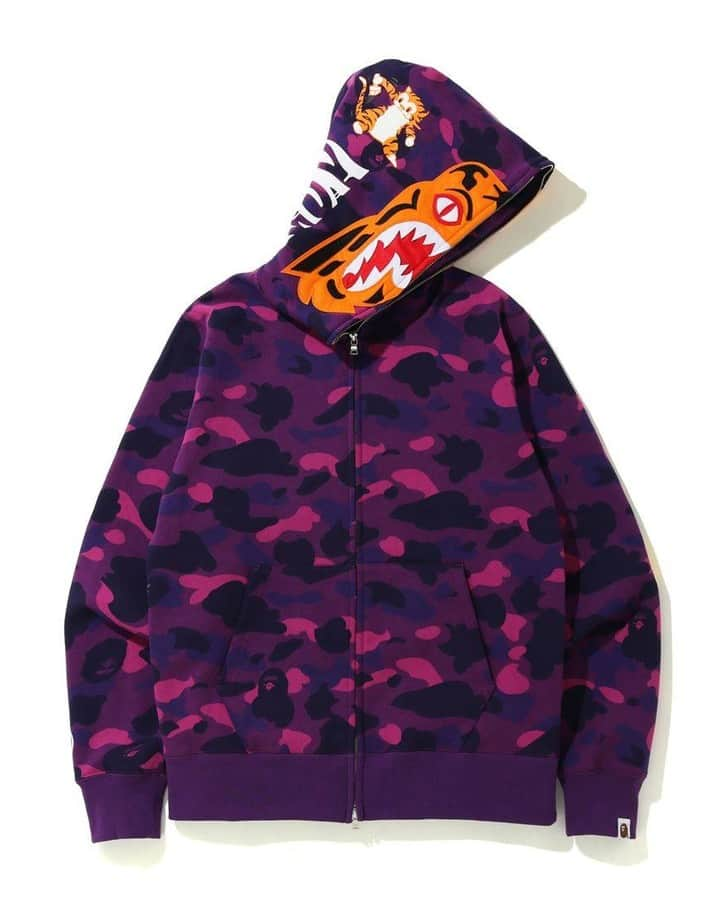 ア ベイシング エイプさんのインスタグラム写真 - (ア ベイシング エイプInstagram)「Color Camo Tiger Full Zip Hoodie available on Saturday, January 18th. #bape」1月17日 22時00分 - bape_japan