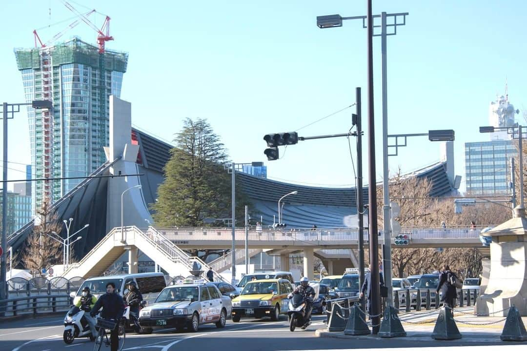 東京都庁広報課さんのインスタグラム写真 - (東京都庁広報課Instagram)「「代々木競技場（渋谷区神南）YoyogiNationalStadium/(2020.1.9撮影) 」 最寄り駅：原宿駅　明治神宮前駅 #明治神宮　#表参道　#原宿　#神宮橋　#五輪橋 #代々木競技場 #明治神宮前駅　#beautifuldestinations #tokyotrip #tokyotravel #passionpassport #tokyojapan #instatokyo #loves_nippon #phos_japan #bestjapanpics #cooljapan #japan_of_insta #discovertokyo #photo_jpn #東京観光 #東京旅行 #illgrammers #景色 #お出かけ #東京 #Tokyo #东京 #도쿄 #tokyogood」1月17日 17時00分 - tocho_koho_official