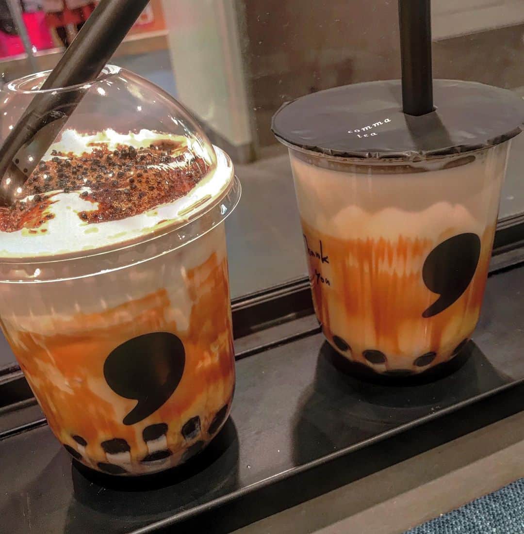 前野えまさんのインスタグラム写真 - (前野えまInstagram)「学校帰りにママと待ち合わせしてcomma teaへタピりに行きました！！ 私は焦がし黒糖タピオカラテで、ママは黒糖ラテです！  #commatea #コンマティー #タピオカ #焦がし黒糖タピオカラテ #黒糖タピオカ #黒糖タピオカミルクティー #黒糖タピオカラテ #タピオカミルクティー #タピオカ部 #タピオカグラム #タピオカ中毒 #学校帰り #前野えま  #tapioca #milktea #tapiocamilktea #jk #jk1 #fjk #afterschool  #followme #instafollow #instagood #tagsforlikes #tflers #tagsforlikesapp #idol #actor」1月17日 16時57分 - maeno_ema