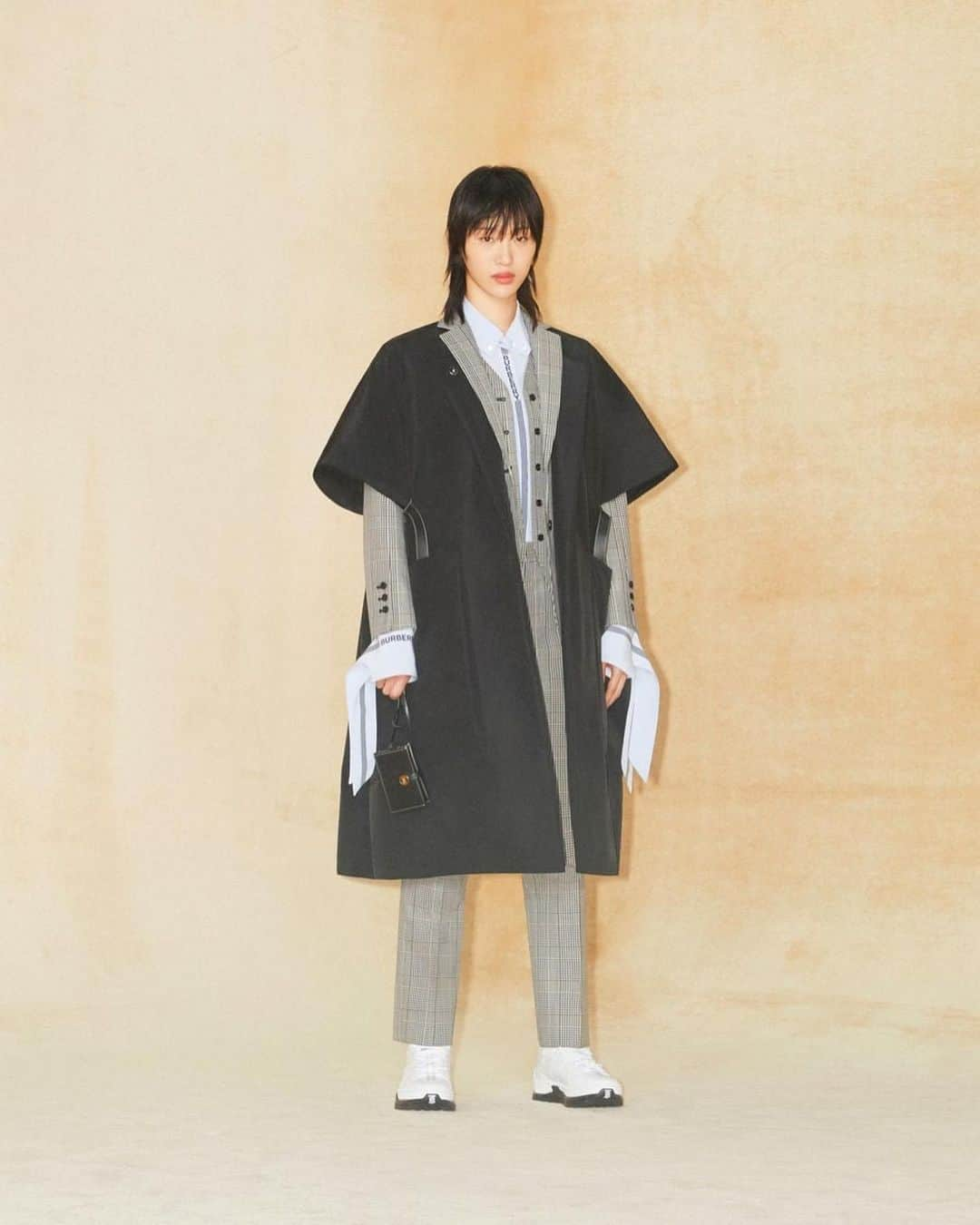 ソラ・チョイさんのインスタグラム写真 - (ソラ・チョイInstagram)「@burberry Prefall2020  #최소라 #sorachoi  @romanyoung  @fordmodels  @wilhelminamodels  @special_management  @yg_kplus  #AsianModel #KoreaModel」1月17日 17時10分 - sola5532