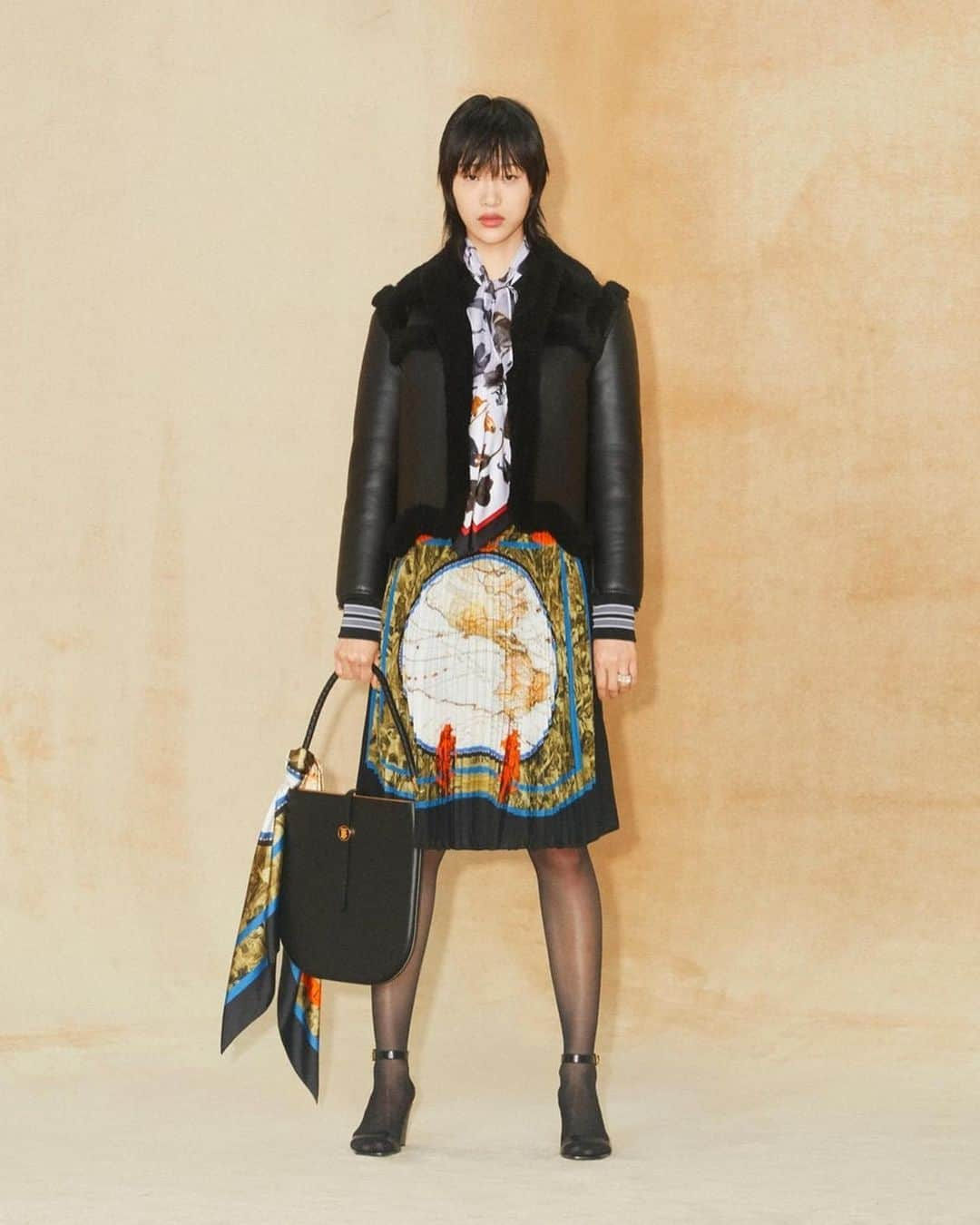 ソラ・チョイさんのインスタグラム写真 - (ソラ・チョイInstagram)「@burberry Prefall2020  #최소라 #sorachoi  @romanyoung  @fordmodels  @wilhelminamodels  @special_management  @yg_kplus  #AsianModel #KoreaModel」1月17日 17時10分 - sola5532