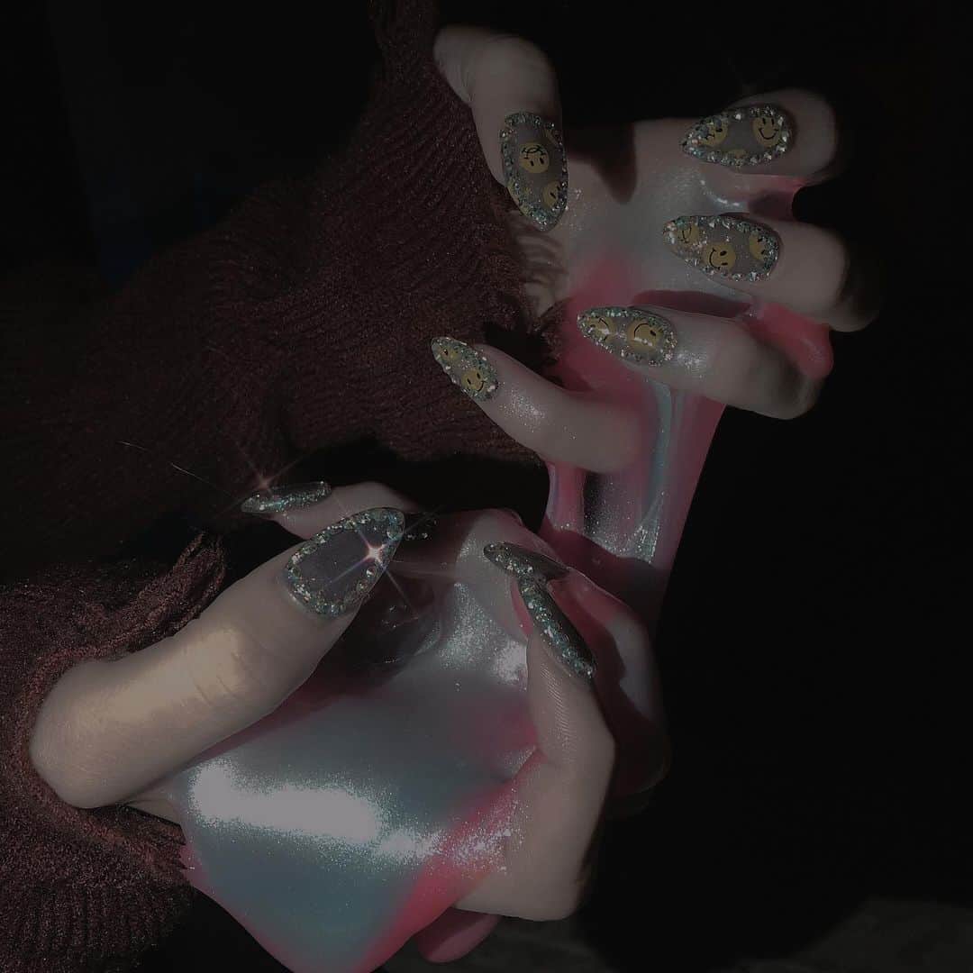chiiiiiのインスタグラム：「🙂🙁¿? newnails  いつも要望通りにしてくださるmisatoさん💋(@lapismisato ) coupon🎫もご用意していただいてますので是非❤︎」