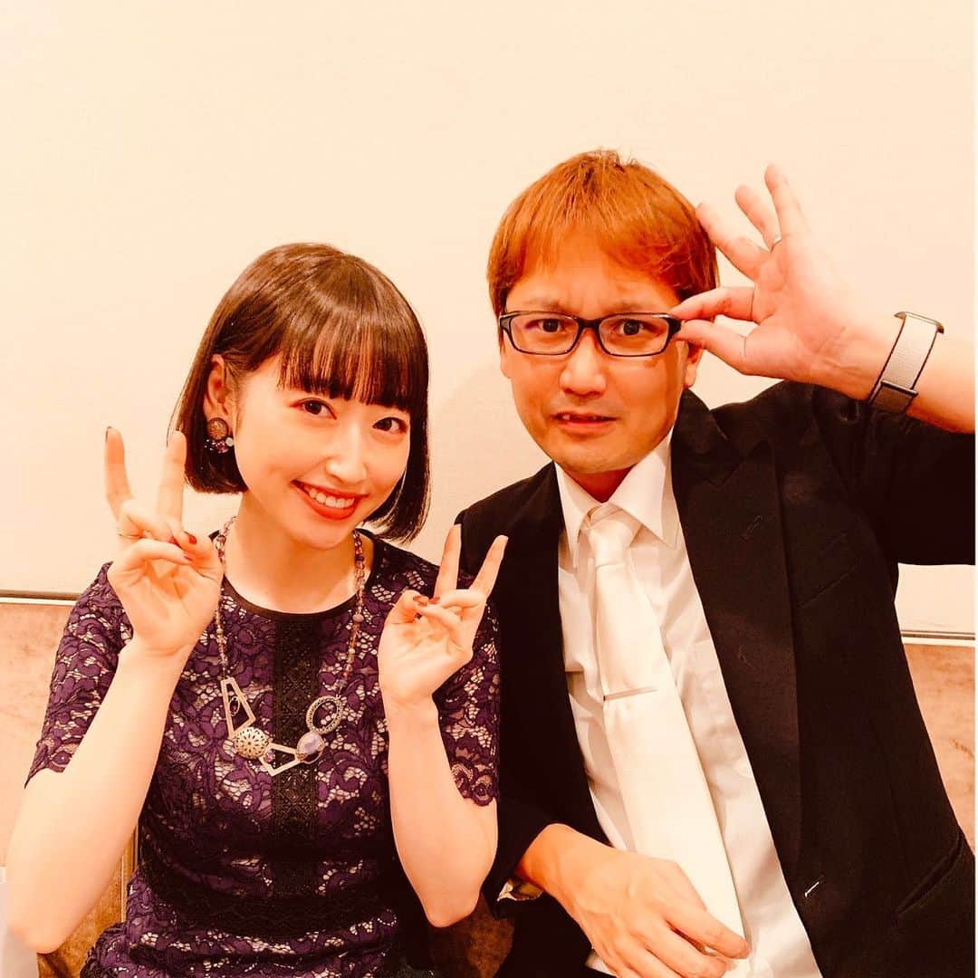 ガッチマンのインスタグラム：「先日行われた後藤ヒロキさんの結婚式に出席した時に五十嵐裕美氏と。しかしネクタイ久しぶり過ぎて締めるのに時間あるかかってしまいました。声優さんの結婚式だけに有名な声優たちもたくさん参加されてて後藤さんすげーってなりましたね（語彙力）　知り合い少な過ぎて挙動不審だったので、いがちゃん居てくれてすげえ助かりました…はぁ感謝」
