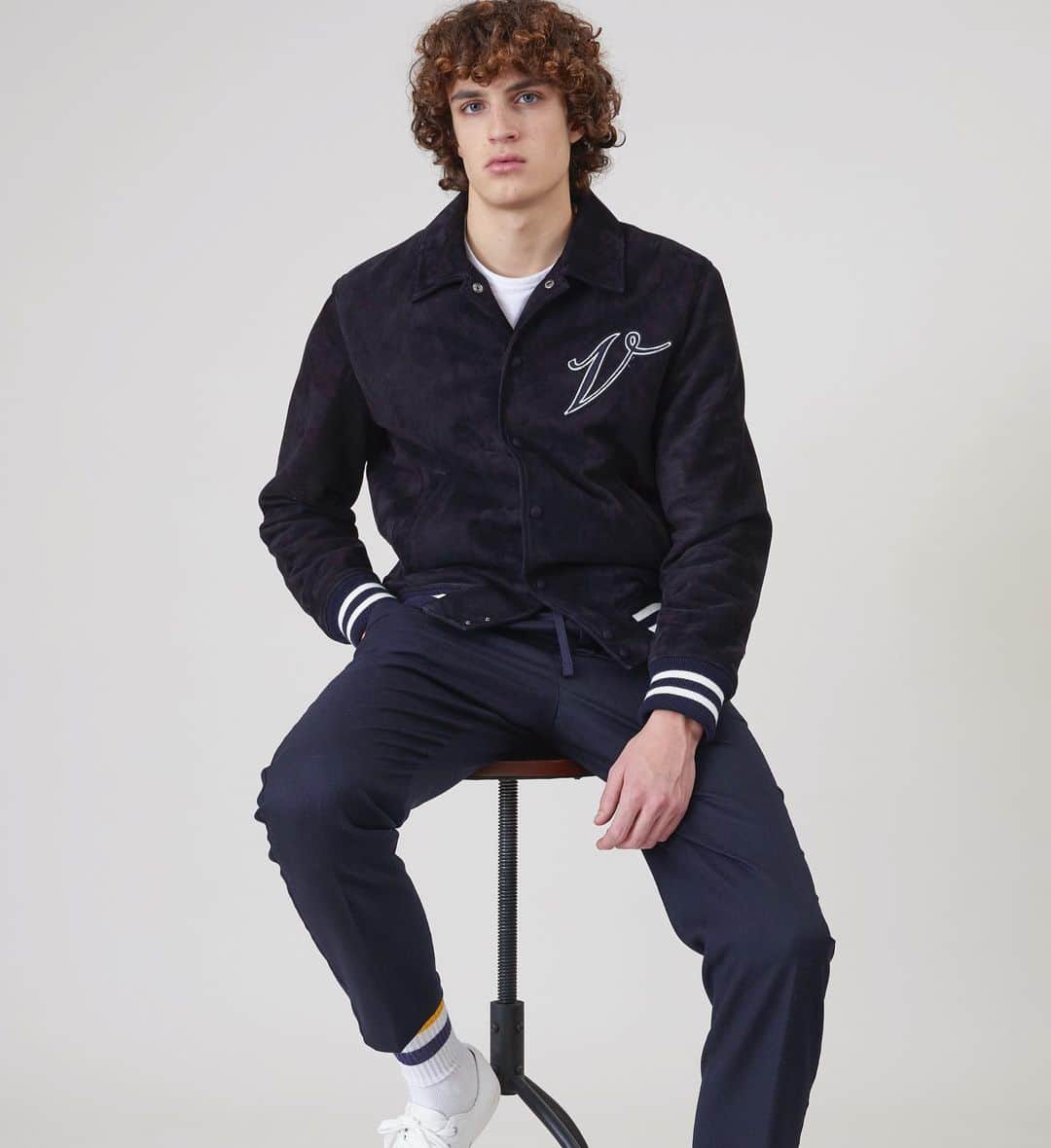 スコット・シューマンのインスタグラム：「For Fall 2020 I created a capsule collection with the iconic Milanese brand @valstarofficial ! Influenced by sports and travel the collection pairs rich suede, plush cashmere and sturdy cottons to create a mini wardrobe perfect for a modern man on the move! Thank you M&M and Luigi for the creative experience!」