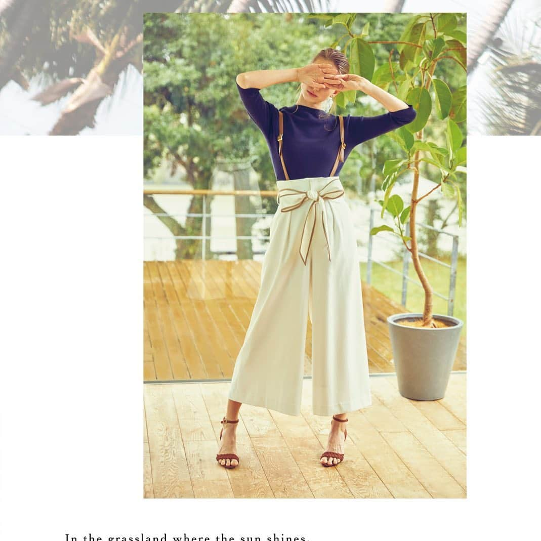 ノエラさんのインスタグラム写真 - (ノエラInstagram)「【Noela 2020 SPRING WEB CATALOG vol.1】 ・ 春になりNoelaが旅するのはカリフォルニア、パームスプリングス。 ・ 風に軽やかに舞う繊細なレース、光に照らされドラマティックに演出されるシアー感、大地を思わせるアースカラーに、クールなパステルカラーをプラス。 ・ クチュール感とユーティリティ感覚を組み合わせ、軽やかでムード溢れるNoelaのSpring collection ・ ・ ------------------------------------------- 公式オンラインストア➡ @noela_official ------------------------------------------- #noela#noela_style#noelagirl#newarrival#fashion#feminine#girly#code#ootd#love#likes#instafashion#instagood#ノエラ#ノエラコーデ#ノエラガール#时装#패션#옷스타그램#新作#撮影#ファッション#フェミニン#大人ガーリー#コーデ#コーディネート」1月17日 17時58分 - noela_official