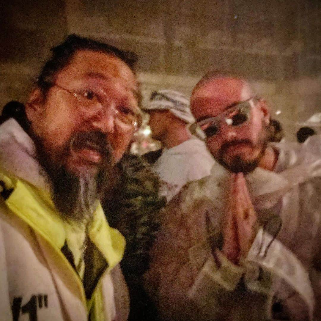 村上隆さんのインスタグラム写真 - (村上隆Instagram)「Now we have collaboration! @jbalvin  at @off____white show.」1月17日 18時09分 - takashipom