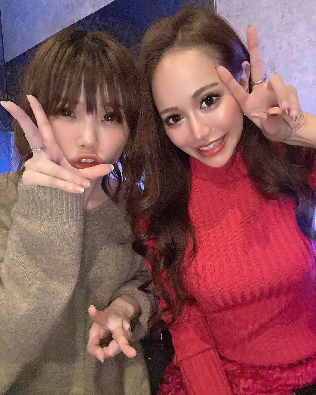 桜ゆみさんのインスタグラム写真 - (桜ゆみInstagram)「. 恵比寿で楽しくシャンパンぽぽーん❤️した😍 ずっと会いたかった女の子に念願叶って会えて幸せ💕 ハッピーオーラわけてもらった💖💖💖 . #lavias #恵比寿ラウンジ #恵比寿キャバクラ #恵比寿 #ラウンジ #ラウンジ嬢 #ラヴィアス #ハッピーオーラ #ハッピーガール  #moschino #moschinofashion #モスキーノ #fabric #新宿ファブリック #ファブリック #ラウンジ #キャバクラ #キャバ嬢 #歌舞伎町 #歌舞伎町キャバ嬢 #桜ゆみ #移籍」1月17日 18時12分 - yumi.sakura1111