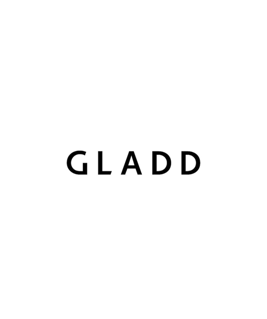 GLADDさんのインスタグラム写真 - (GLADDInstagram)「・ \\ MAX85%OFF！ 大人のスタンダードウェアは必見// ⁠﻿ ﻿ ﻿ トレンド感のあるカジュアルスタイルと﻿ ひねりのあるデイリースタンダードウェアを 中心に﻿手に入れておきたいアウターや カーデが登場。﻿ ﻿ ﻿ ﻿ ふんわりと軽く滑らかなウール調の素材感が﻿ 女性らしいフード付きのショートコートで まだまだ寒い冬を楽しみたい❄️﻿ ﻿ ﻿ ■サックスブルー ウールライクZIPコート﻿ 15,400円 →3,900 円 （税込）﻿ モデル着用﻿ ﻿ ﻿ ﻿ ﻿ ﻿ #アウター#ニット  #ファッション #gladd #グラッド ⁠﻿ ⁠﻿ ⁠﻿ ﻿ ﻿ ﻿ ﻿ ⁠﻿ ___________________________________﻿ ﻿ ✴︎会員様限定セール✴︎ セール期間 : 1/20-1/24 朝9:00まで ﻿ ﻿ ﻿ ﻿ ﻿ ﻿ ﻿ ﻿ ⁠﻿ ⁠﻿ ⁠﻿」1月17日 18時44分 - gladd_official