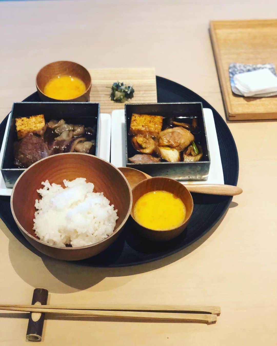 一木美里さんのインスタグラム写真 - (一木美里Instagram)「すき焼きランチ🥰 最近ツイードが好きです😏 . .  #茶酒金田中#表参道#lunch#japanesefood#Sukiyaki」1月17日 18時55分 - misato_ichiki