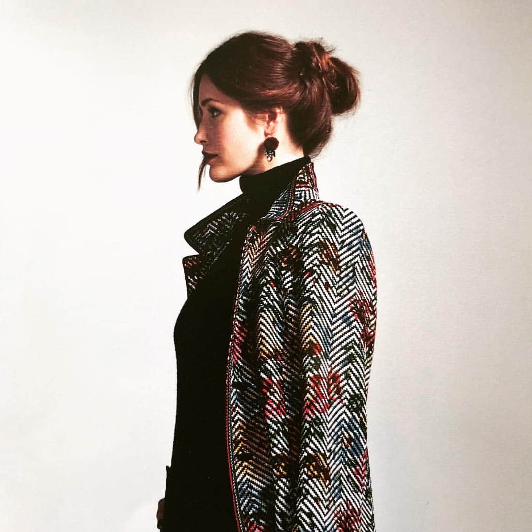 キャロライン チャールズのインスタグラム：「Our Winter Sale continues. Shop online to view our latest mark downs.  #sale #autumnwinter #wintersale #shoponline #ladies #ladieswear #fashion #luxuryfashion #british #britishfashion #onlineshopping #instafashion #fashionista #photoshoot #style #ootd #coat #london #londonfashion」