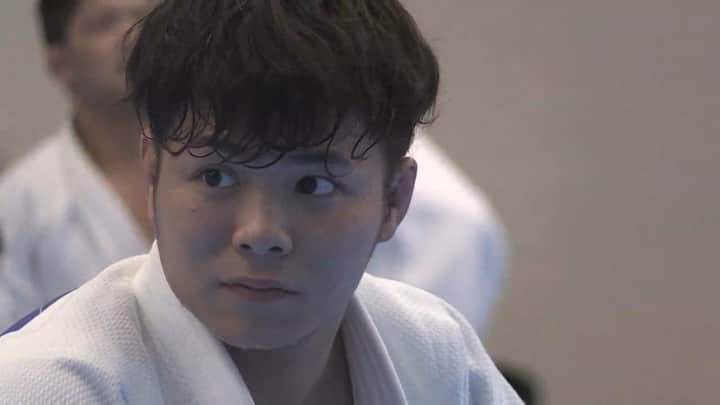 テレビ東京「柔道」のインスタグラム：「・ 全日本男子ハワイ合宿🌴 稽古の様子② ・ 期間中連日行われた稽古💪 ・ 激しい練習はもちろんですが、 ユニークなアップに 時にはじゃれ合いながらの動きも🙌 地元の方に向けた柔道教室も行われました✨ ・ #テレビ東京 #柔道 #Hawaii #traningcamp #judo #Tokyo2020 #髙藤選手vs向選手🔥 #最後はきちんと礼🤝」