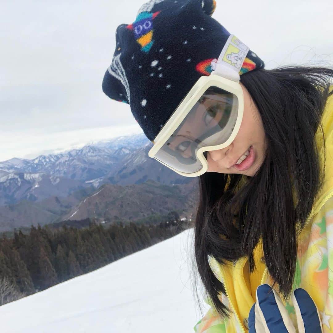 エリイ のインスタグラム：「⛄️💛」