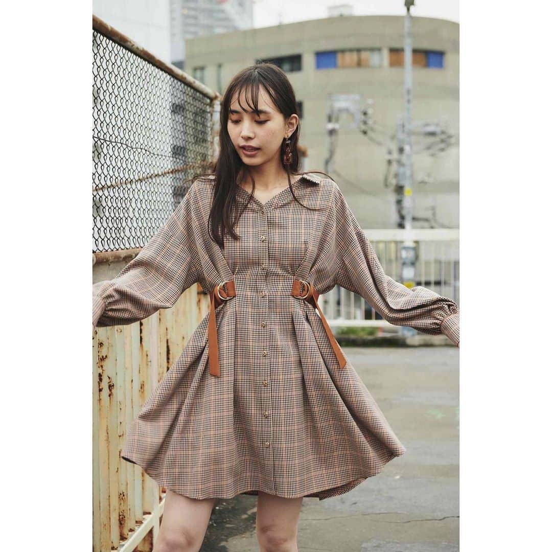 REDYAZELさんのインスタグラム写真 - (REDYAZELInstagram)「NEW IN ——————————————﻿——﻿————— •CHECK SHIRT ONE-PIECE COLOR : ORANGE / BEIGE / GRAY ¥8,990+tax﻿﻿ ﻿ サイドに付いた配色ベルトがポイントの チェックシャツミニワンピース。 ウエストのタックとふんわり広がる シルエットで女性らしさをプラス。 ——————————————﻿——﻿————— #REDYAZEL #レディアゼル」1月17日 19時15分 - redyazel