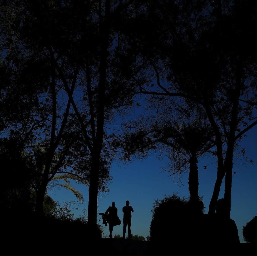 トーマス・ピーターズのインスタグラム：「Early morning tee time advantages 😍🌅 📸#adgolfchamps #RolexSeries」