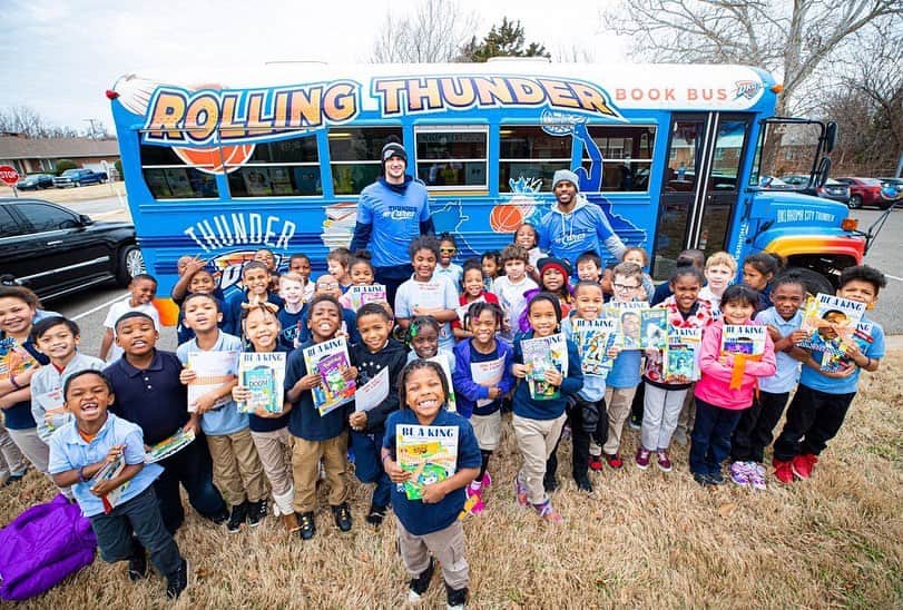 ダニーロ・ガリナリのインスタグラム：「📚A special day with kids, as part of celebration of Martin Luther King Day!  #ThunderCare」