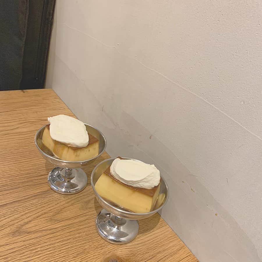 isutaさんのインスタグラム写真 - (isutaInstagram)「【固めのプリン】食べたくない？﻿ ﻿ ﻿ 東京で美味しいと評判の、固めプリンが食べられるお店を厳選しました♡﻿ ﻿ ﻿ 見た目はかわいいのに、しっかりした食べ応えで思わずリピートしたくなるプリンばかりです 🤤﻿ ﻿ ﻿ ➊ #喫茶タビビトの木﻿ ➋ #ヘッケルン﻿ ➌ #4seasonscoffee﻿ ➍ #eggbabycafe﻿ ➎ #whiteglasscoffee﻿ ﻿ ﻿ このほかにもみんなが知ってる固めプリンが食べられるお店があったら、コメント欄でみんなに教えてあげてくださいね♡﻿ ﻿ ﻿ photo by﻿ @c____hi0﻿ @ami27_k﻿ @peachberry_strawberry﻿ @mintea03﻿ @uver_10969_﻿ ﻿ ﻿ #isuta #イスタ #isutacafe﻿ #レトロプリン #固めプリン ﻿ #エッグベイビーカフェ #ホワイトグラスコーヒー﻿ #へっけるん #タビビトの木 #上野カフェ﻿ #東京カフェ巡り #カフェスタグラム ﻿ #純喫茶コレクション #喫茶巡り #新橋カフェ﻿ #虎ノ門カフェ #新宿カフェ #プリン好きな人と繋がりたい﻿ #早稲田カフェ #ベトナムプリン #プリン活﻿ #渋谷カフェ #代官山カフェ #東京カフェ部﻿ #純喫茶巡り」1月17日 19時36分 - isuta_jp
